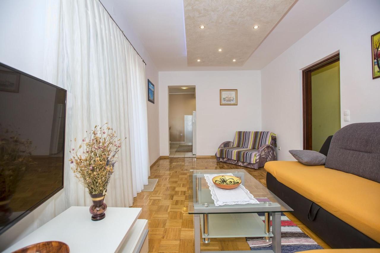 Apartmani Marijana Cesarica Exterior foto