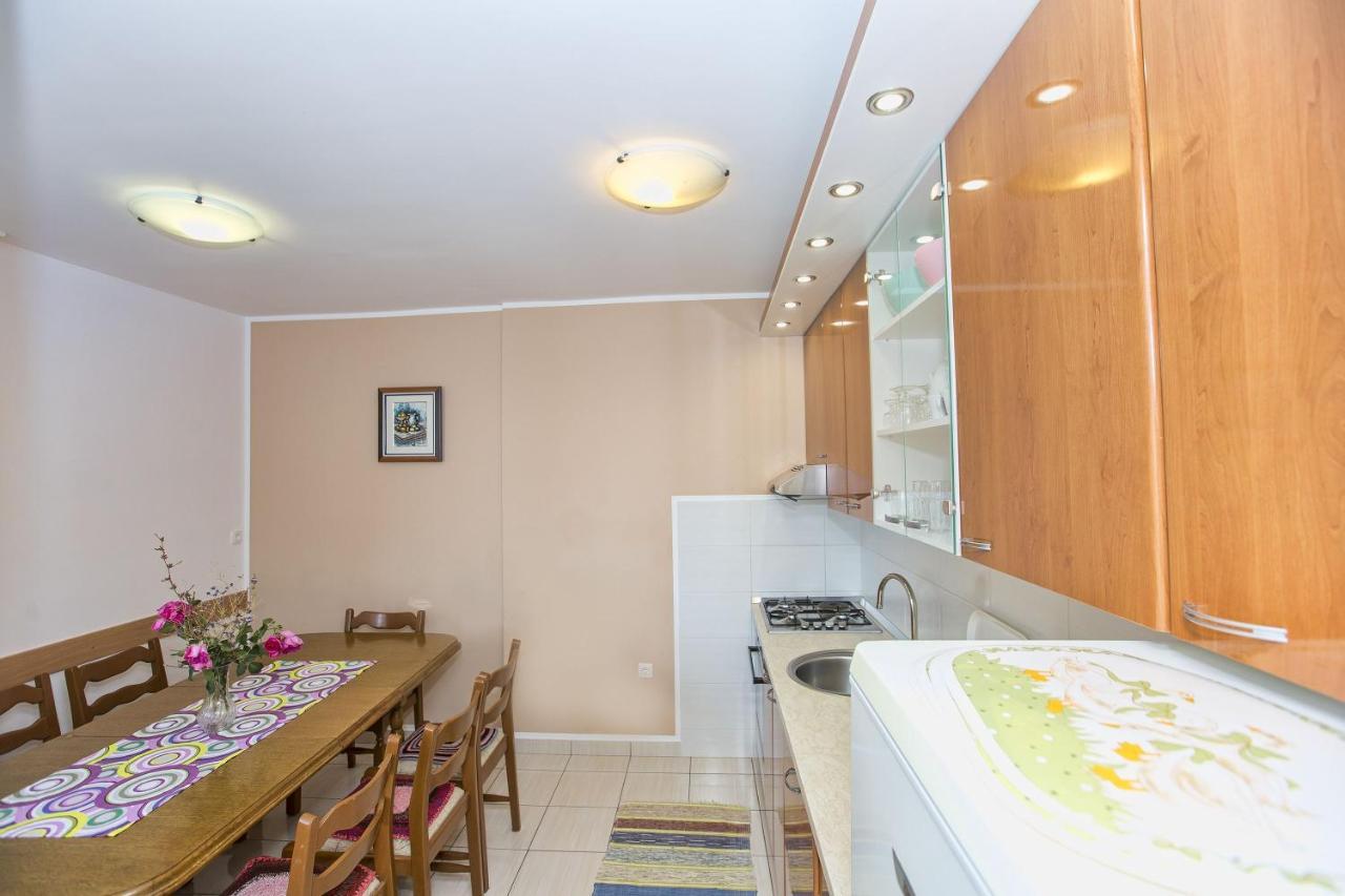 Apartmani Marijana Cesarica Exterior foto